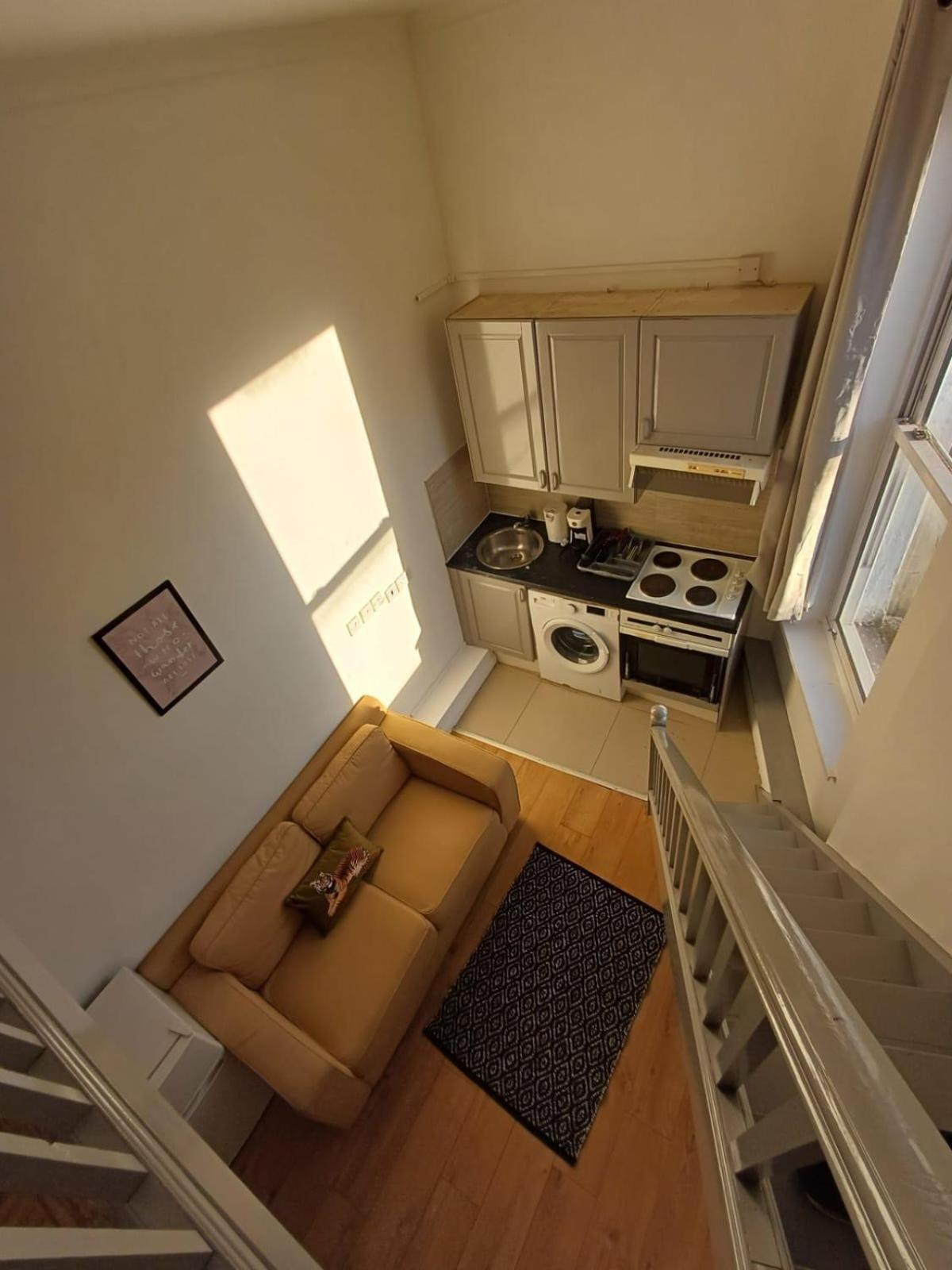 Modern Studios Queenspark ลอนดอน ห้อง รูปภาพ